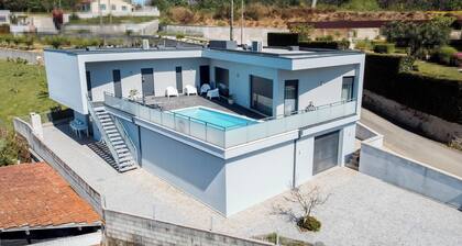 LOGEMENT DE CONSTRUCTION MODERNE SITUĂ DANS LES ENVIRONS DE PONTE DE LIMA