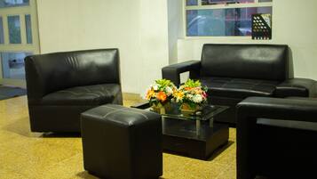 Coin salon dans le hall