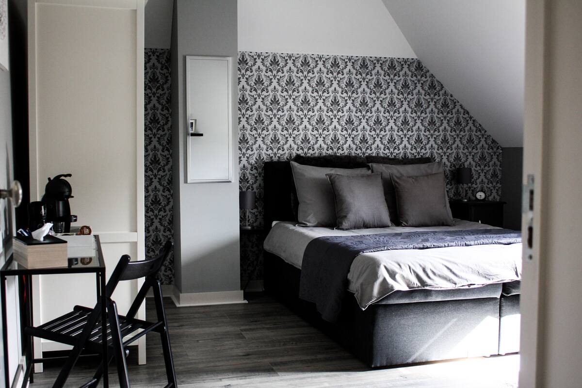 Standard dubbelrum - delat badrum | Sängtillbehör av högsta kvalitet och memory foam-madrasser