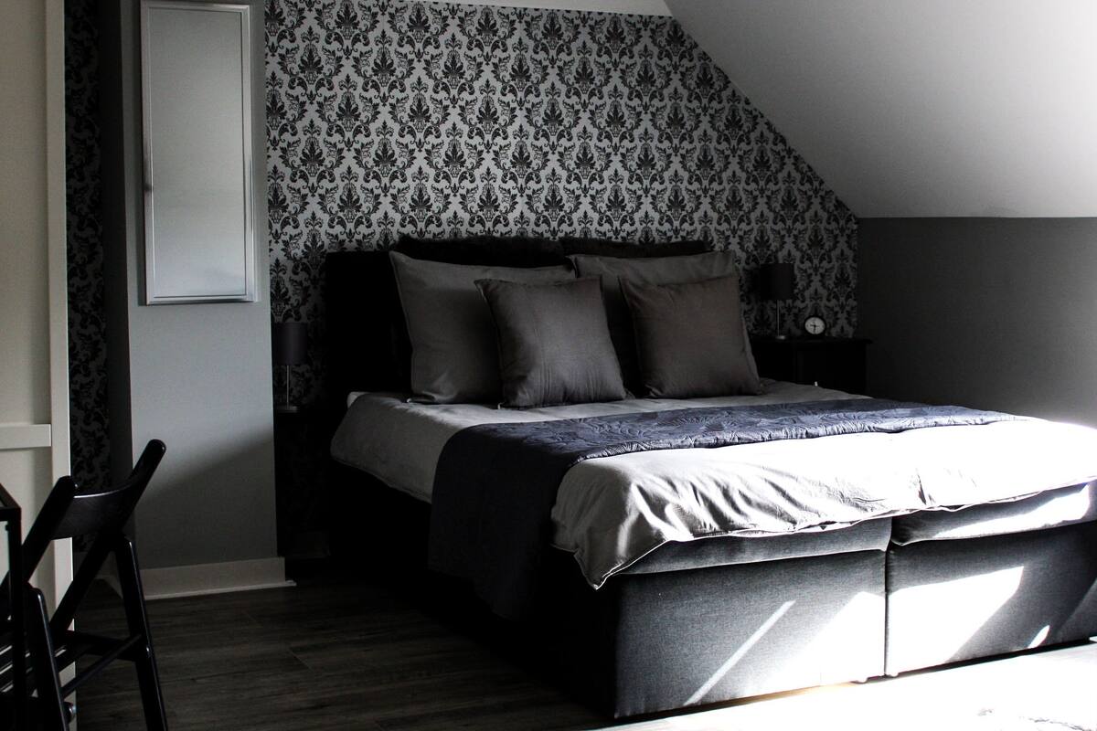 Standard dubbelrum - delat badrum | Sängtillbehör av högsta kvalitet och memory foam-madrasser