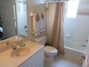 Apartment | Bathroom