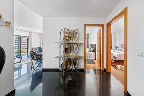2 bedrooms, iron/ironing board, free WiFi, bed sheets - T2 standing Praia da Rocha (21052 / AL) (Portimão)