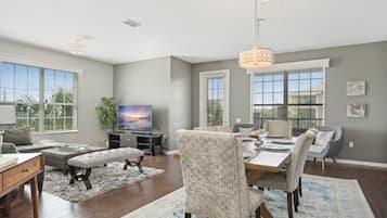 House | Private kitchen | Highchair