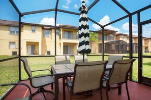 Apartment | Balcony - Pritchett's Paradise (Kissimmee)