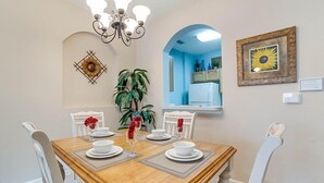 Condo | Private kitchen - SVV 086 - Windsor Oasis 3 Bed 2 Bath Condo (Kissimmee)