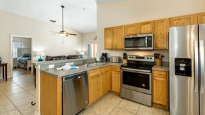 Villa | Private kitchen - Sunshine Reserve (Davenport)