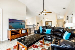 Villa | Living room - Sunshine Reserve (Davenport)