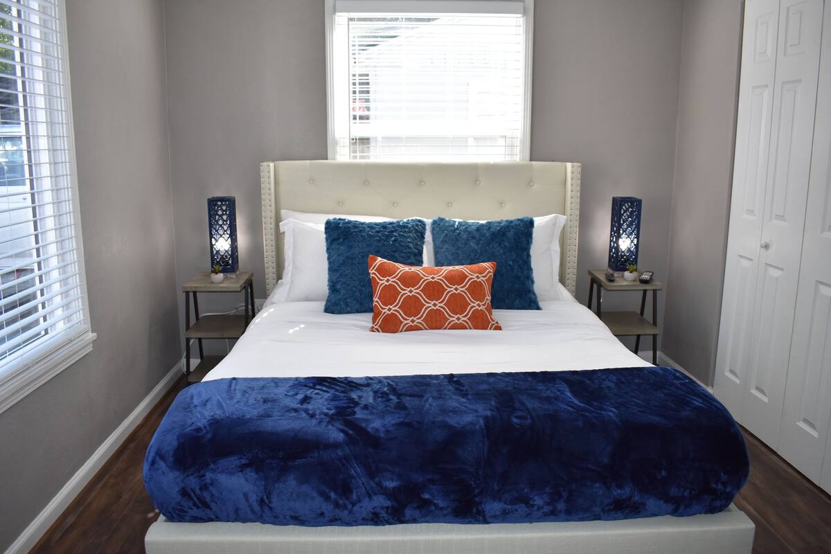 Family Duplex | 1 bedroom, desk, laptop workspace, iron/ironing board