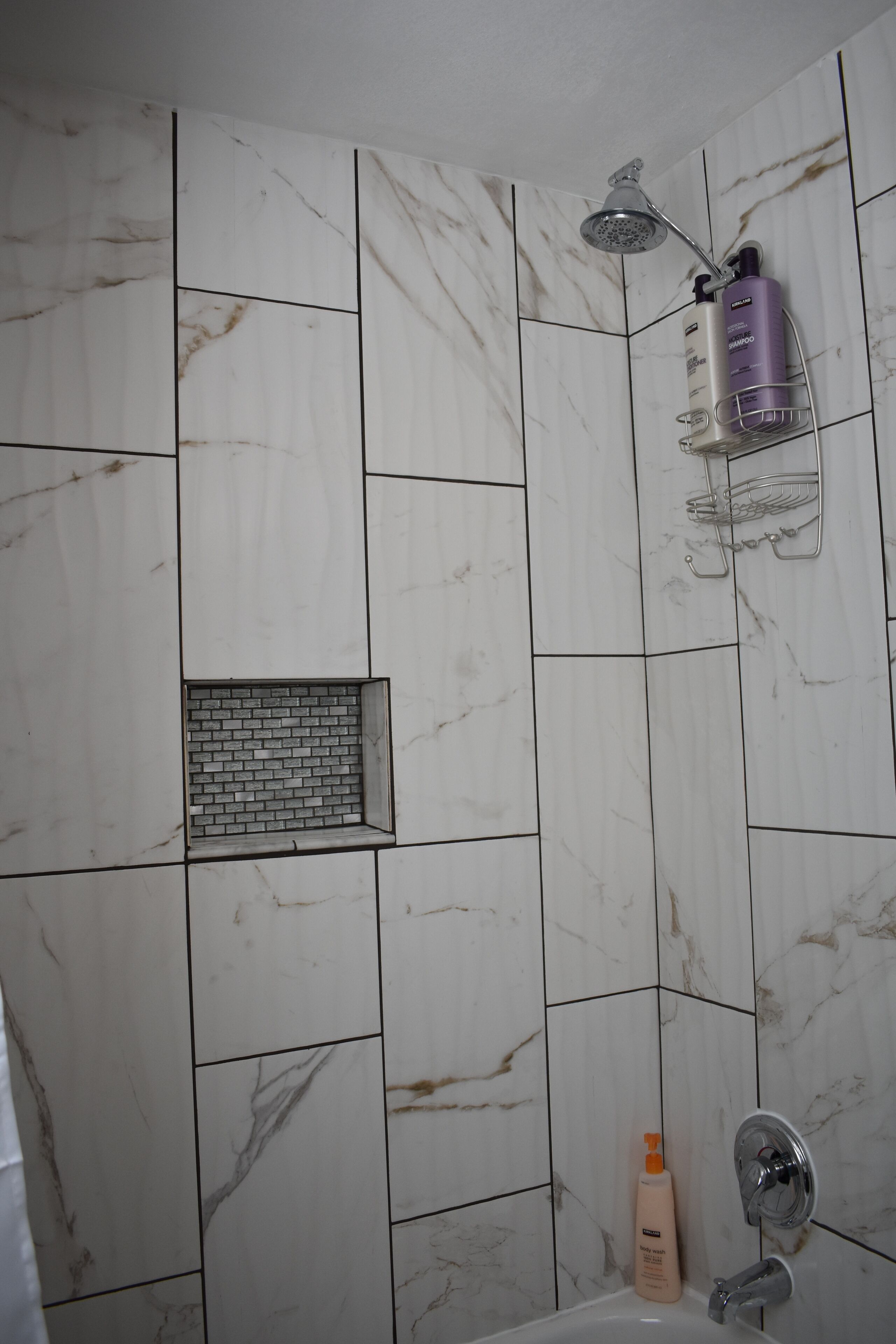 Family Duplex | Bathroom shower