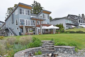 Living area - Madrona (Camano Island)