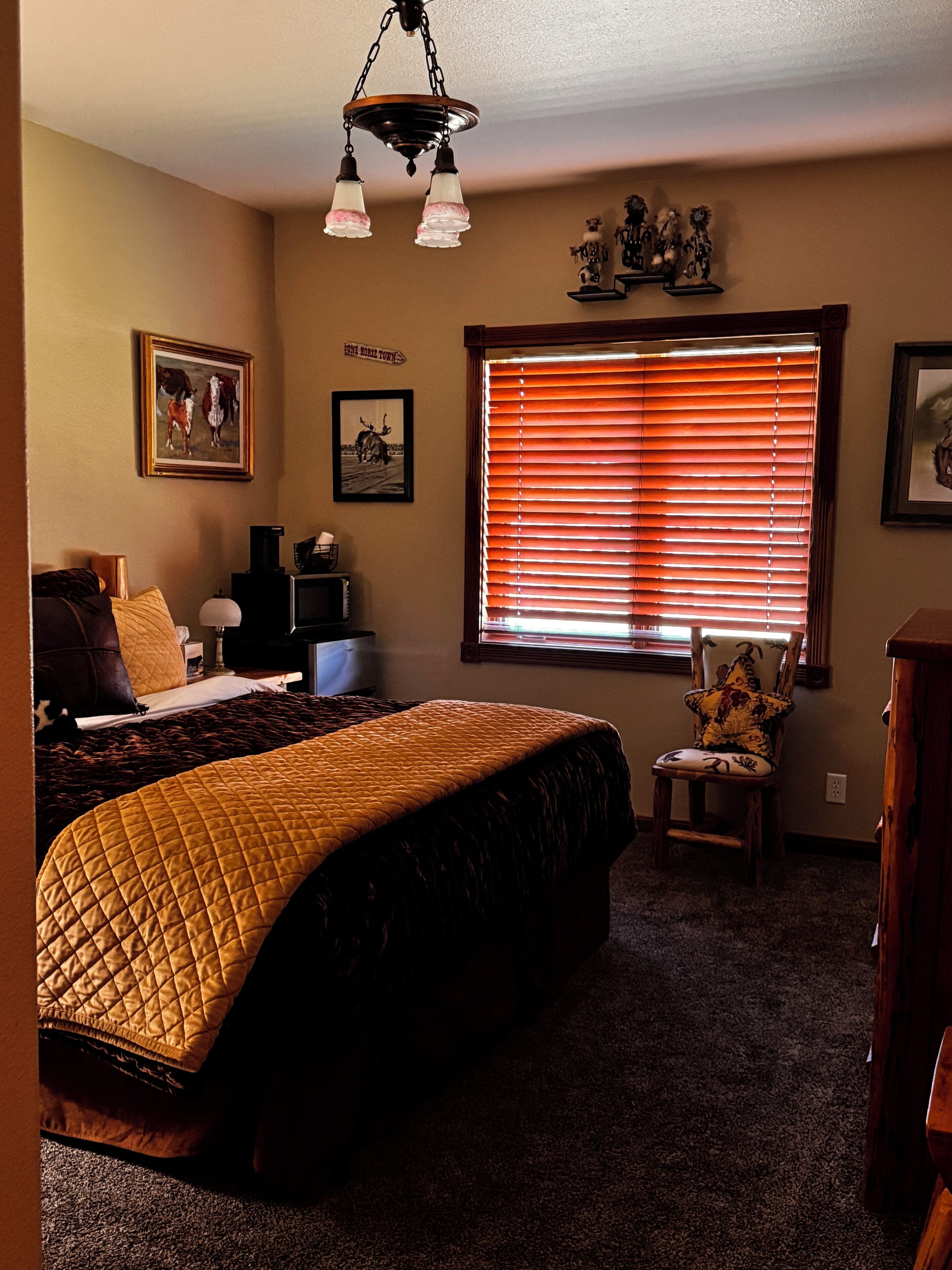 John Wayne Suite | Egyptian cotton sheets, premium bedding, down duvets, pillow-top beds