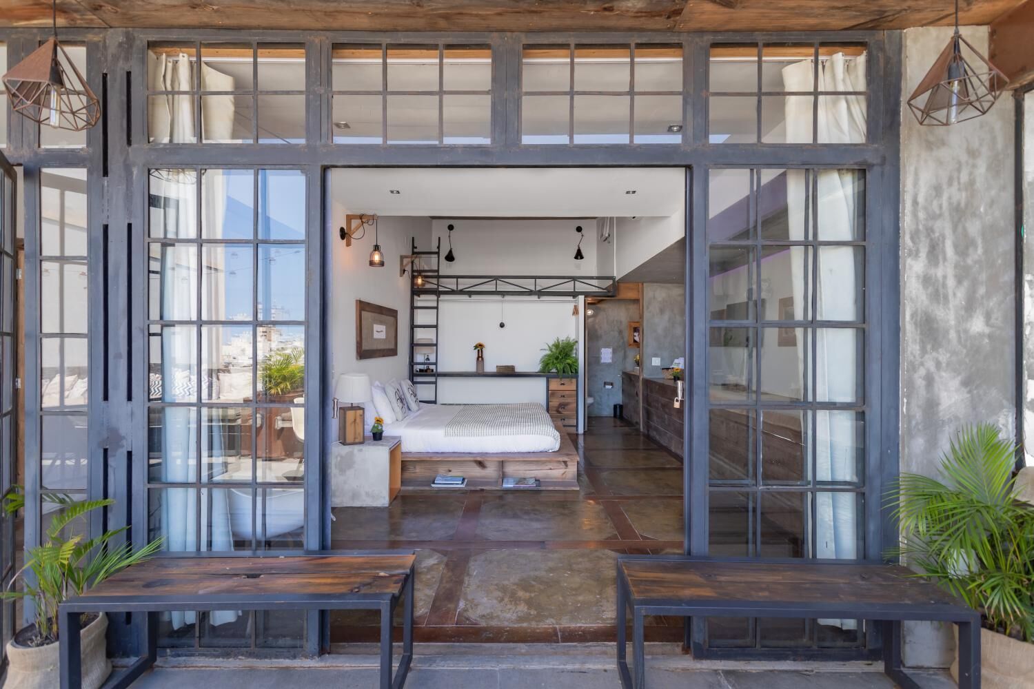 7 bedrooms, in-room safe, desk, blackout curtains