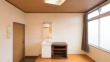 Japanese Room- Single Occupancy with Shared Washroom (Smoking) | Free WiFi, bed sheets