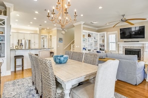 Dining - Paradise Pointe - Gorgeous 4 BR home with pool by RedAwning (Destin)