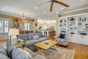 Living area - Paradise Pointe - Gorgeous 4 BR home with pool by RedAwning (Destin)