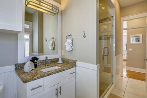 House, 4 Bedrooms | Bathroom | Towels - Paradise Pointe - Gorgeous 4 BR home with pool by RedAwning (Destin)