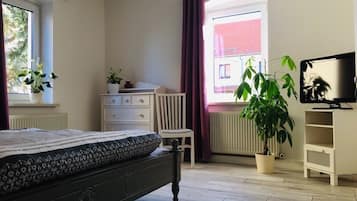 2 Schlafzimmer, Reisekinderbett, WLAN, Bettwäsche