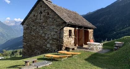 Stunning private villa for 6 people with WIFI, TV, patio and pets allowed