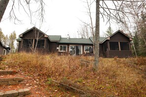 Exterior detail - Au Sable Riverview Resort (Grayling)