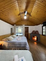 Habitación romántica doble | Minibar, cortinas opacas, wifi gratis y ropa de cama