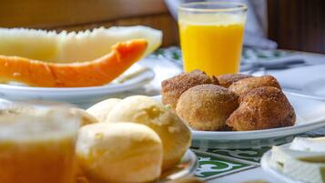 Free daily full breakfast