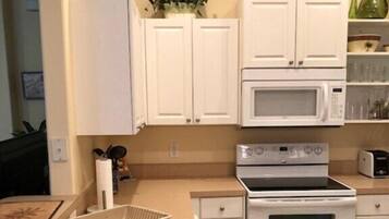 Apartment | Private kitchen | Fridge, microwave, stovetop, dishwasher