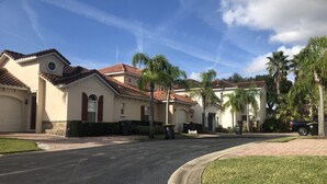 Apartment | Exterior - Tuscan Magic (Davenport)