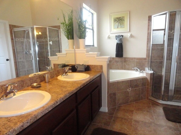 Villa | Bathroom