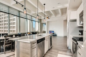 Private kitchen - 1stHomeRent Centennial Apartments (Atlanta)