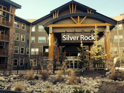 Silver Rock Condos l 1 Bedroom l Sleeps 3 Adults