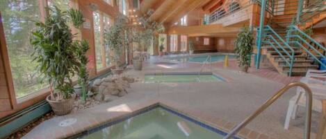 حمّام سباحة مُدفَّأ