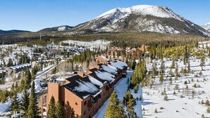 Exterior - Cozy Wildernest Retreat w/ Mountain Views + Pool & Hot Tub (Silverthorne)
