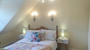 4 bedrooms, travel crib, WiFi, bed sheets