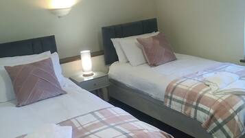 4 bedrooms, travel crib, WiFi, bed sheets