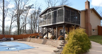 Comfy, Serene Home on Quiet Cul de Sac, Private backyard pool
Lic # STR23-00110