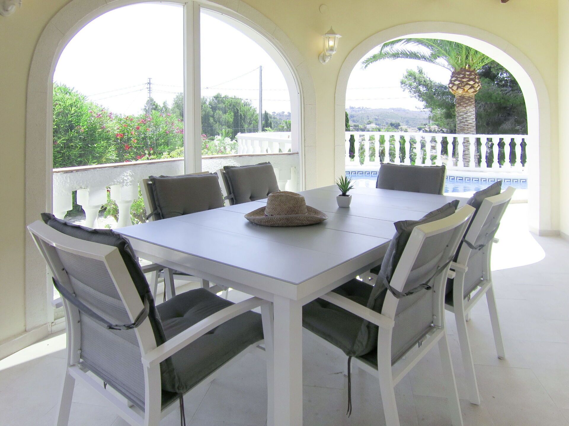 تناول الطعام بالخارج