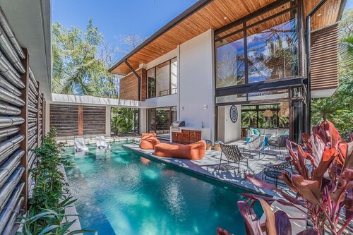 Luxury Tropical Bamboo Villa w/ pool surrounded by jungle & steps from the beach