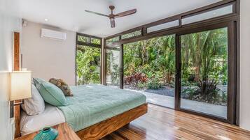 4 室のベッドルーム、セーフティボックス (室内)、WiFi、ベッドシーツ