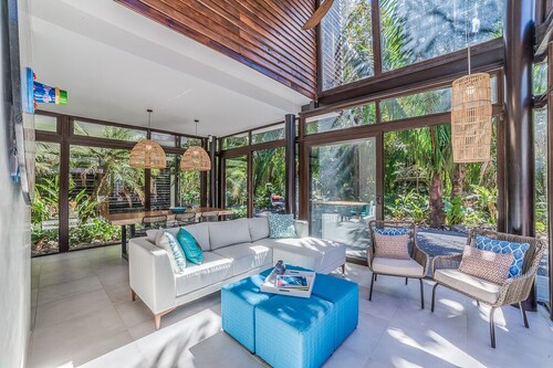 Luxury Tropical Bamboo Villa w/ pool surrounded by jungle & steps from the beach