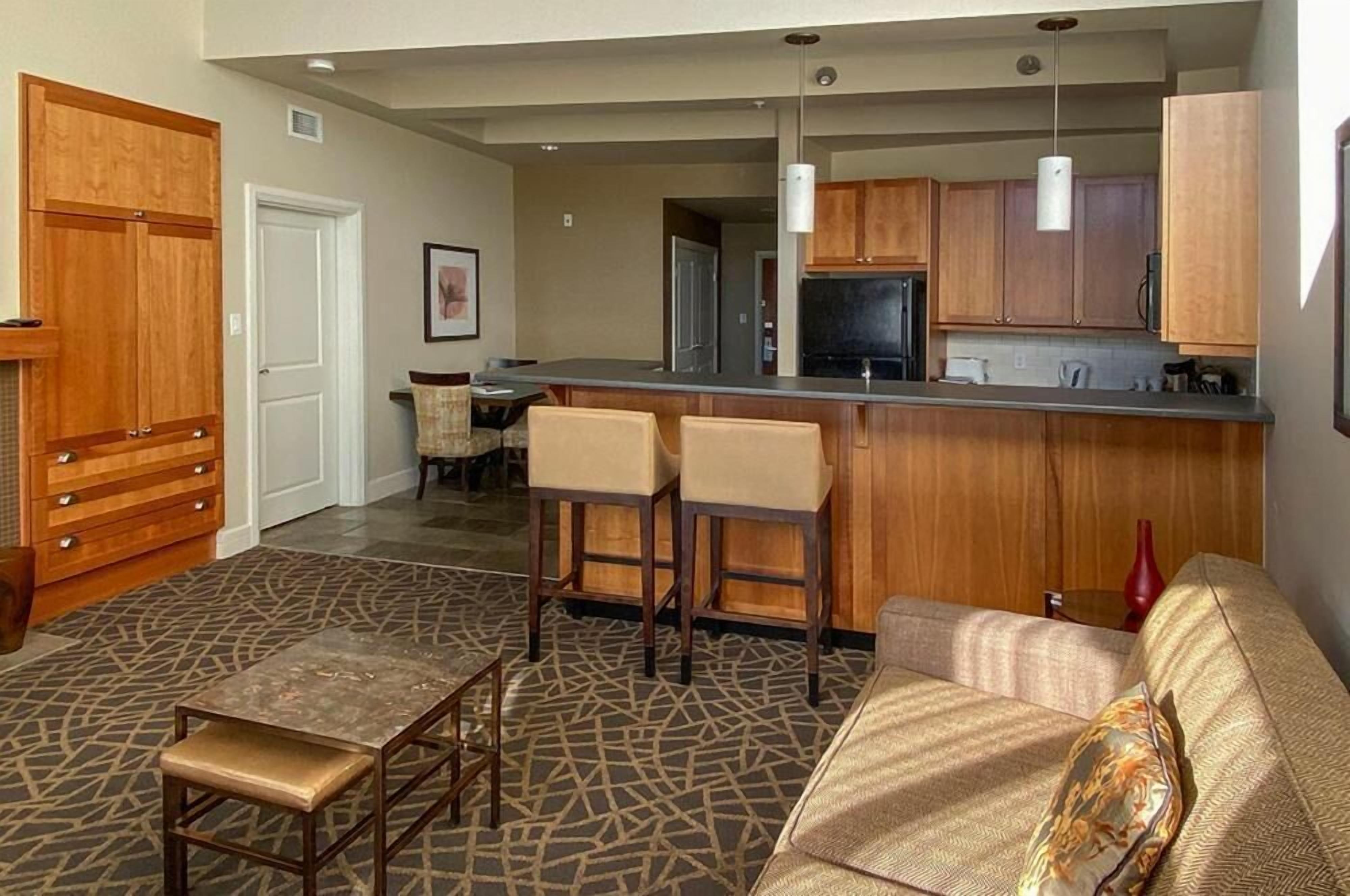 55-inch tv with cable channels, streaming services