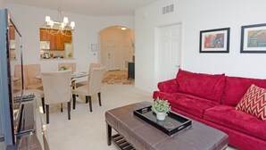 Condo | Living room - Gorgeous Apt in Orlando Florida! Vc5000 (Orlando)