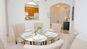 Condo | Private kitchen - Gorgeous Apt in Orlando Florida! Vc5000 (Orlando)
