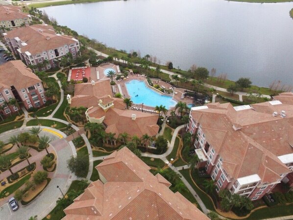 コンドミニアム | プール | 屋外プール