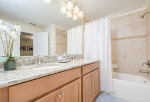 Apartment | Bathroom