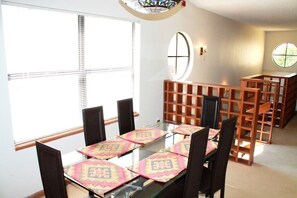 Apartment | Private kitchen | Fridge, microwave, oven, dishwasher - Cottage Grove Holiday Home (Orlando)