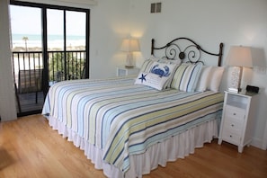 Condo | 2 bedrooms, iron/ironing board, free WiFi, alarm clocks