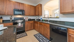 House | Private kitchen | Coffee/tea maker, fridge, microwave, oven - Fabulous Veranda (Kissimmee)