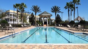 Condo | Piscina | Piscina externa