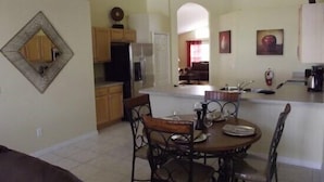 House | Private kitchen | Fridge, microwave, oven, dishwasher - So448or (Davenport)