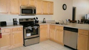 House | Private kitchen | Fridge, microwave, oven, dishwasher - So448or (Davenport)